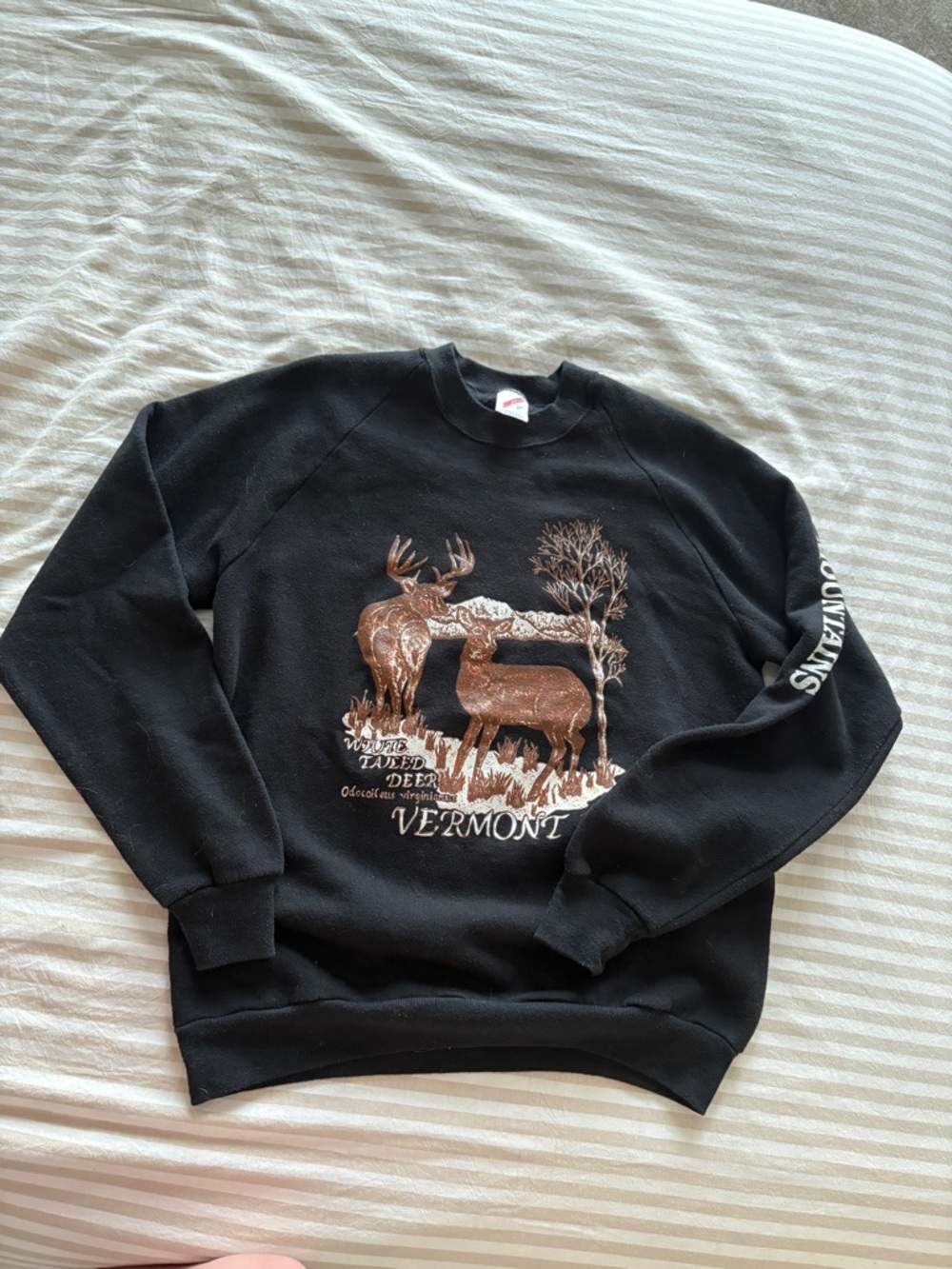 Vermont Deer Graphic Black Crewneck Sweatshirt